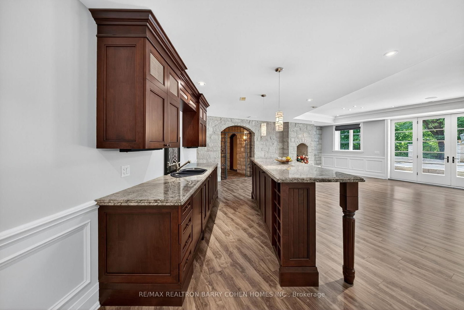 36 Old Yonge St, Toronto — 37