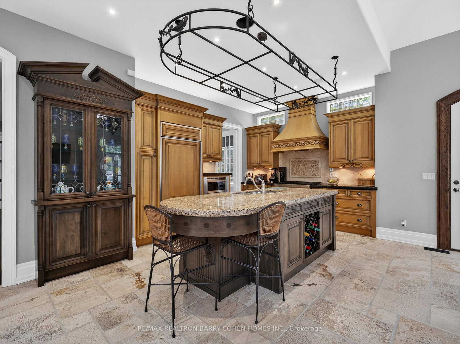 3 Legacy Crt, Toronto — 11