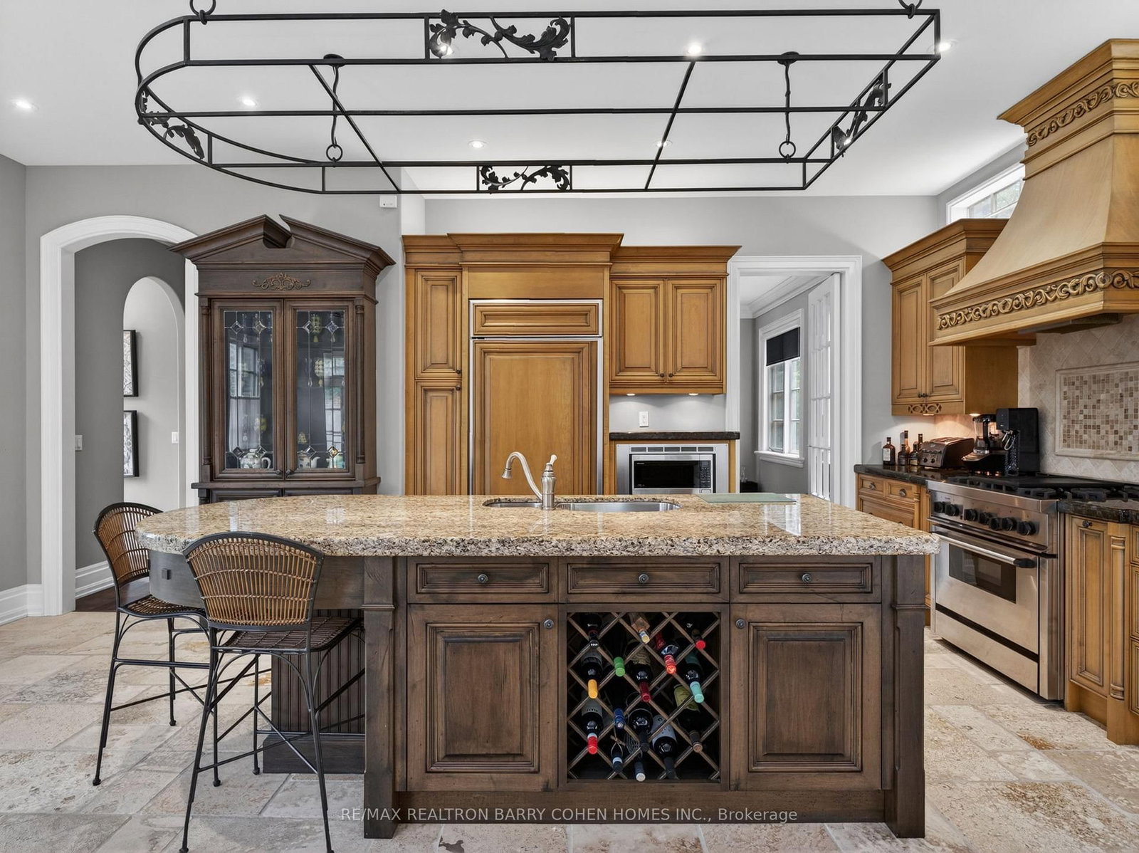 3 Legacy Crt, Toronto — 12