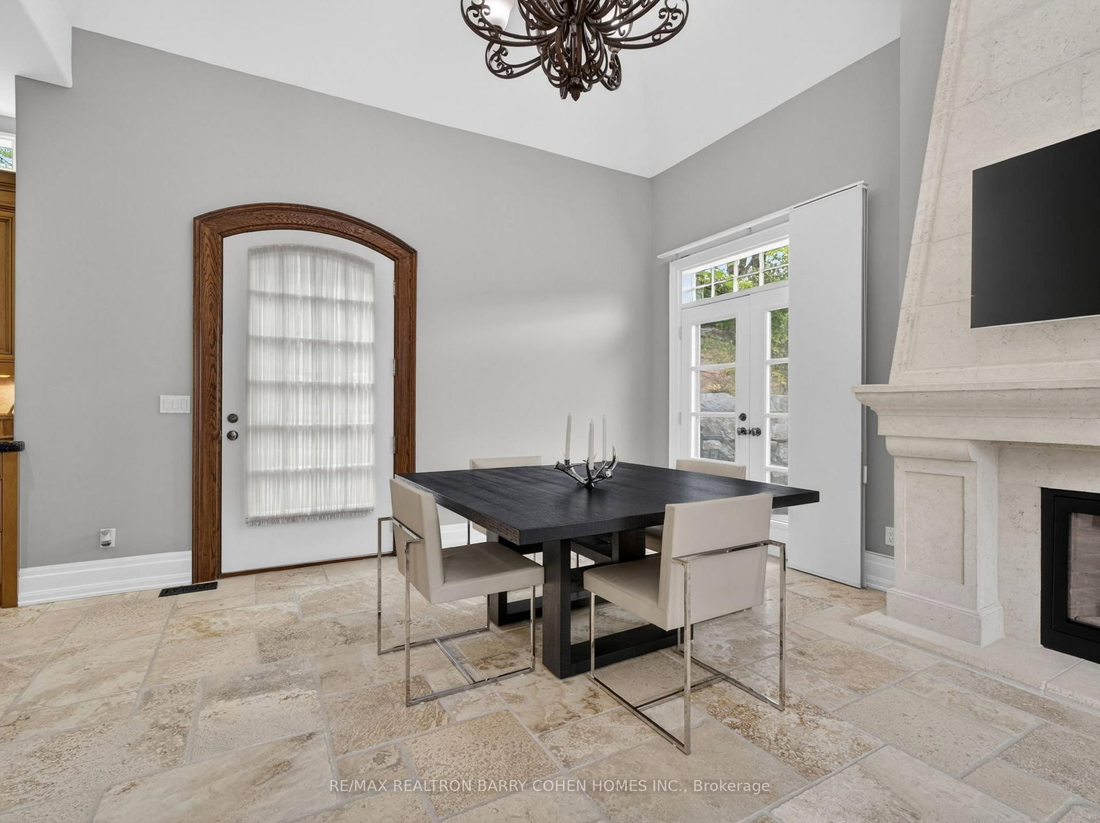 3 Legacy Crt, Toronto — 19