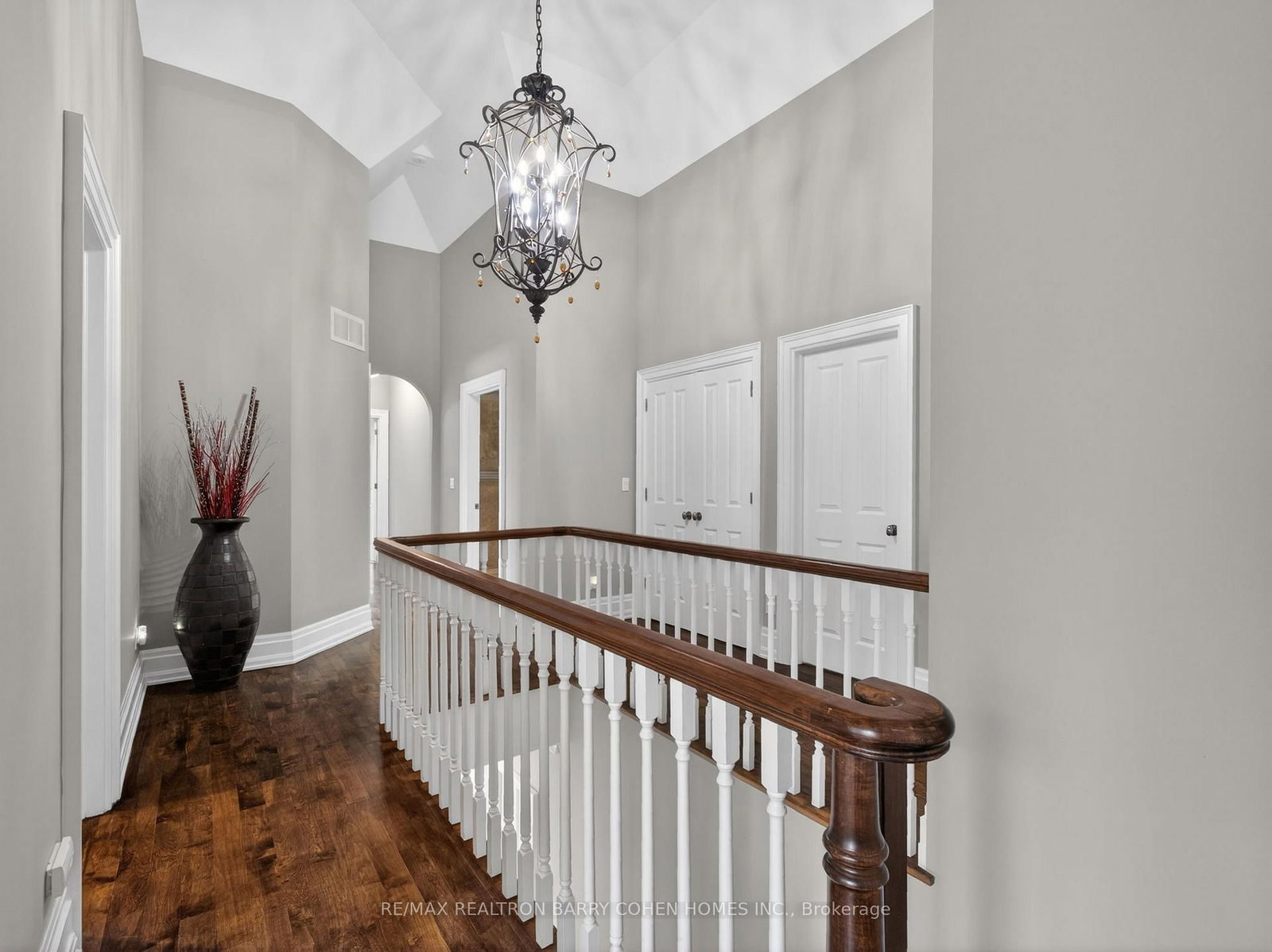 3 Legacy Crt, Toronto — 23