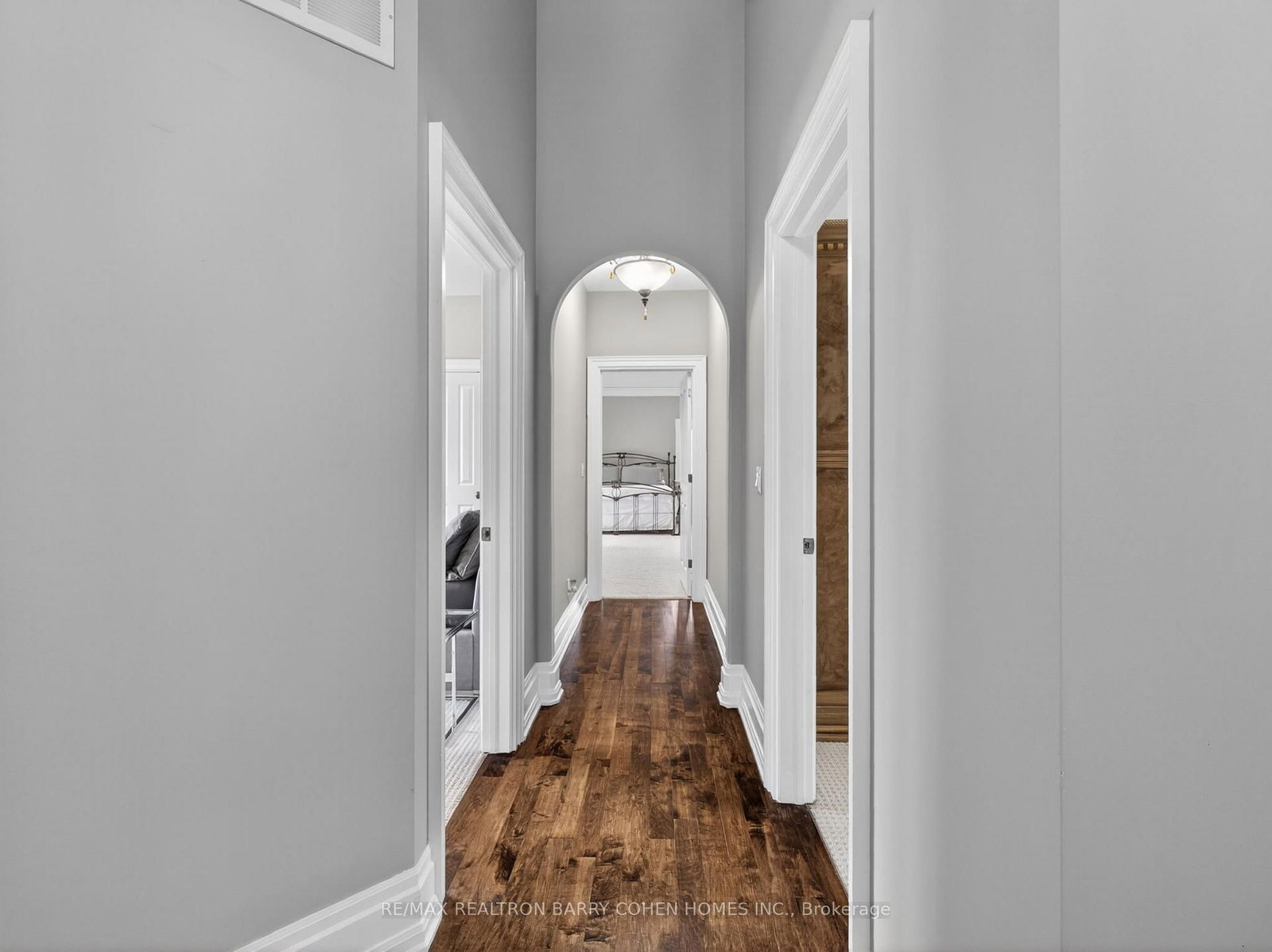 3 Legacy Crt, Toronto — 24