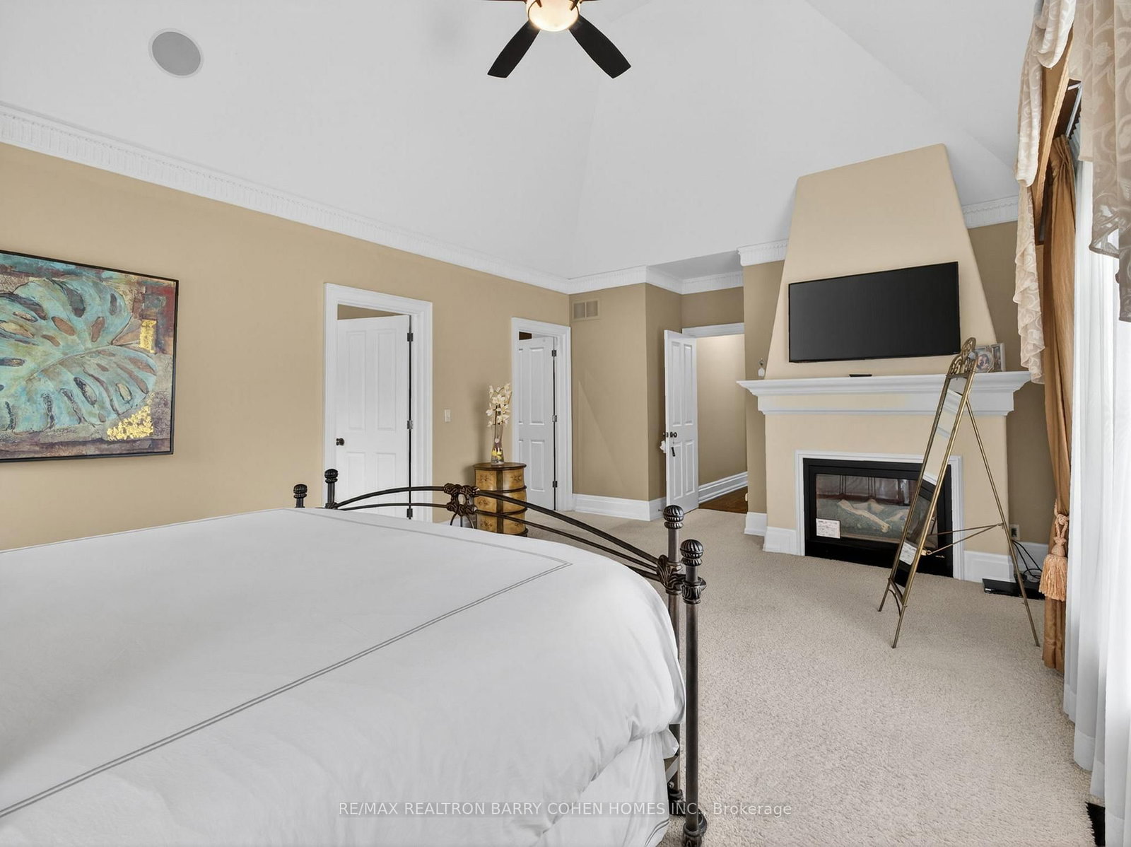 3 Legacy Crt, Toronto — 26