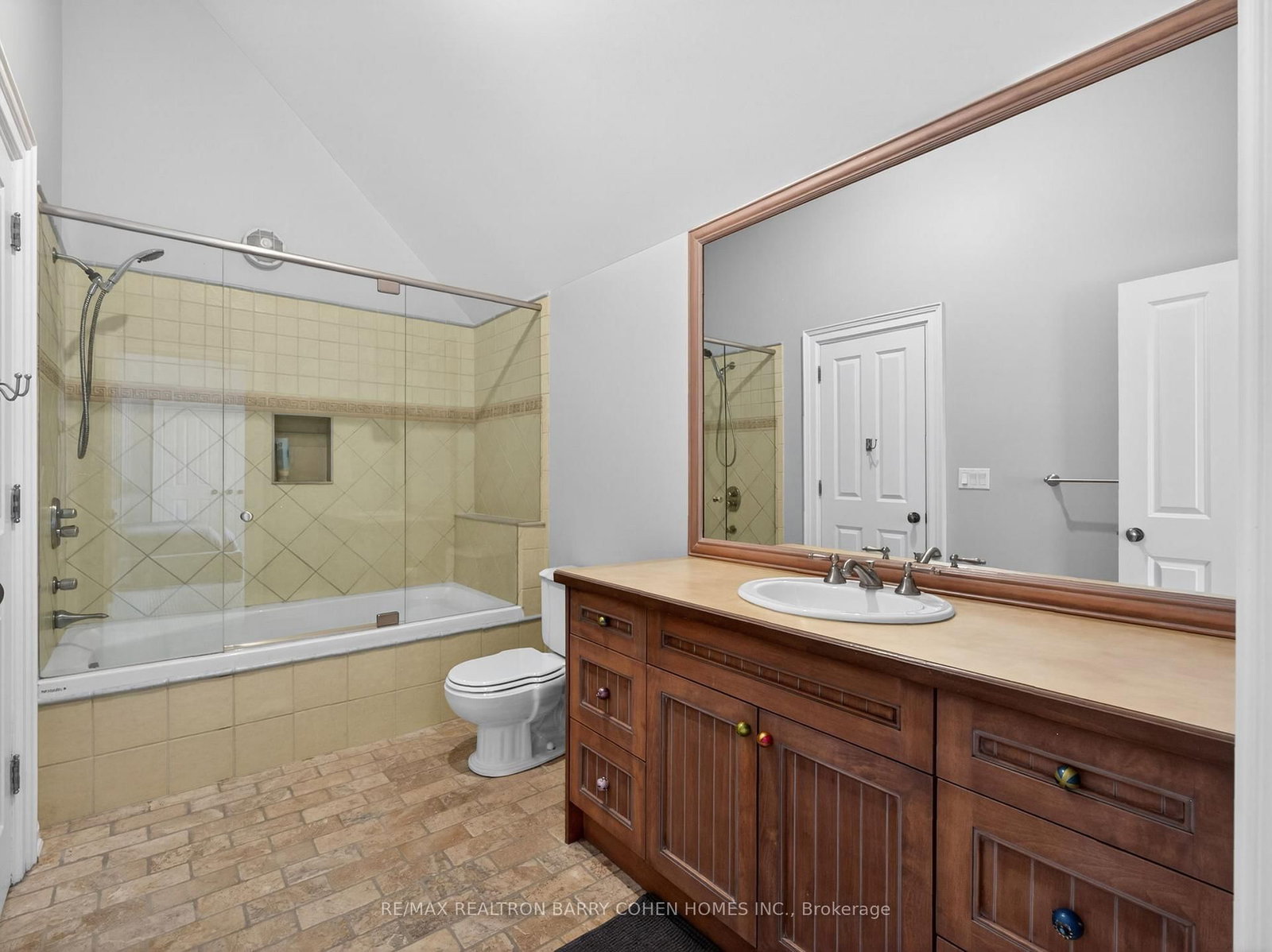 3 Legacy Crt, Toronto — 32