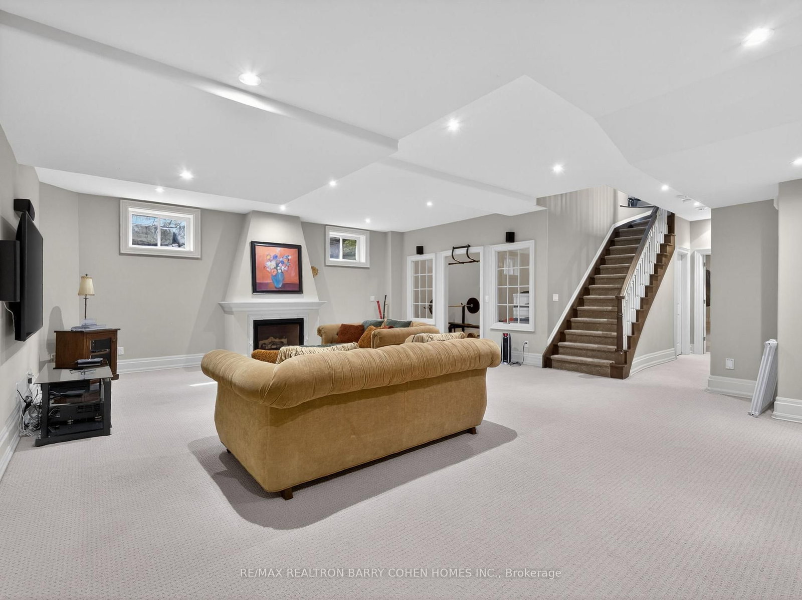 3 Legacy Crt, Toronto — 36