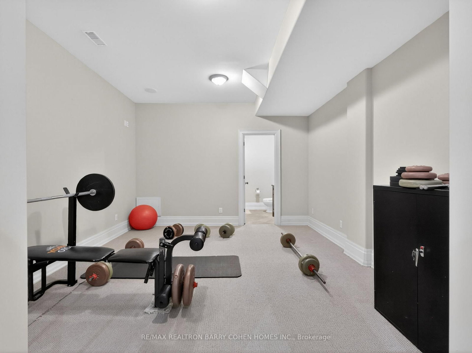 3 Legacy Crt, Toronto — 38