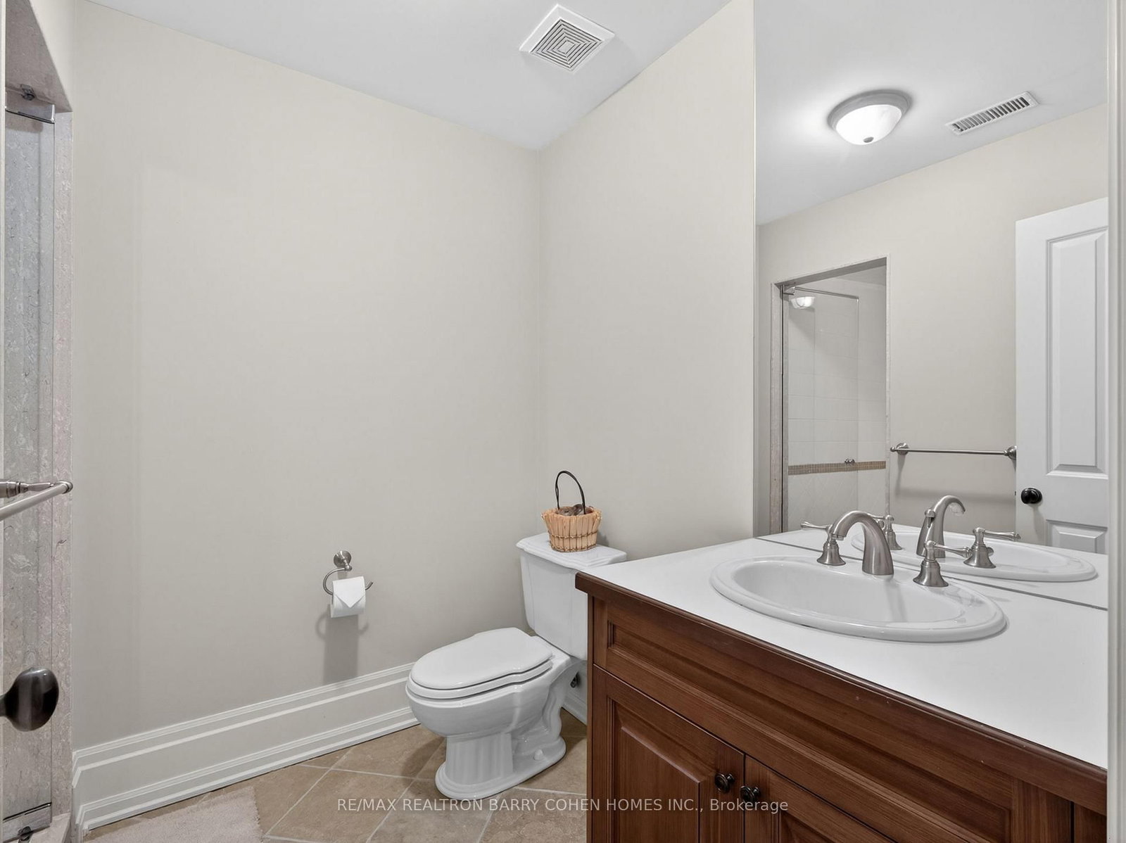 3 Legacy Crt, Toronto — 39