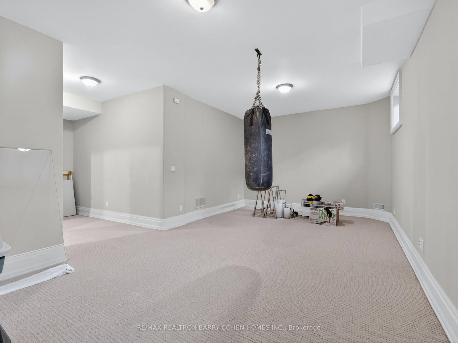 3 Legacy Crt, Toronto — 41