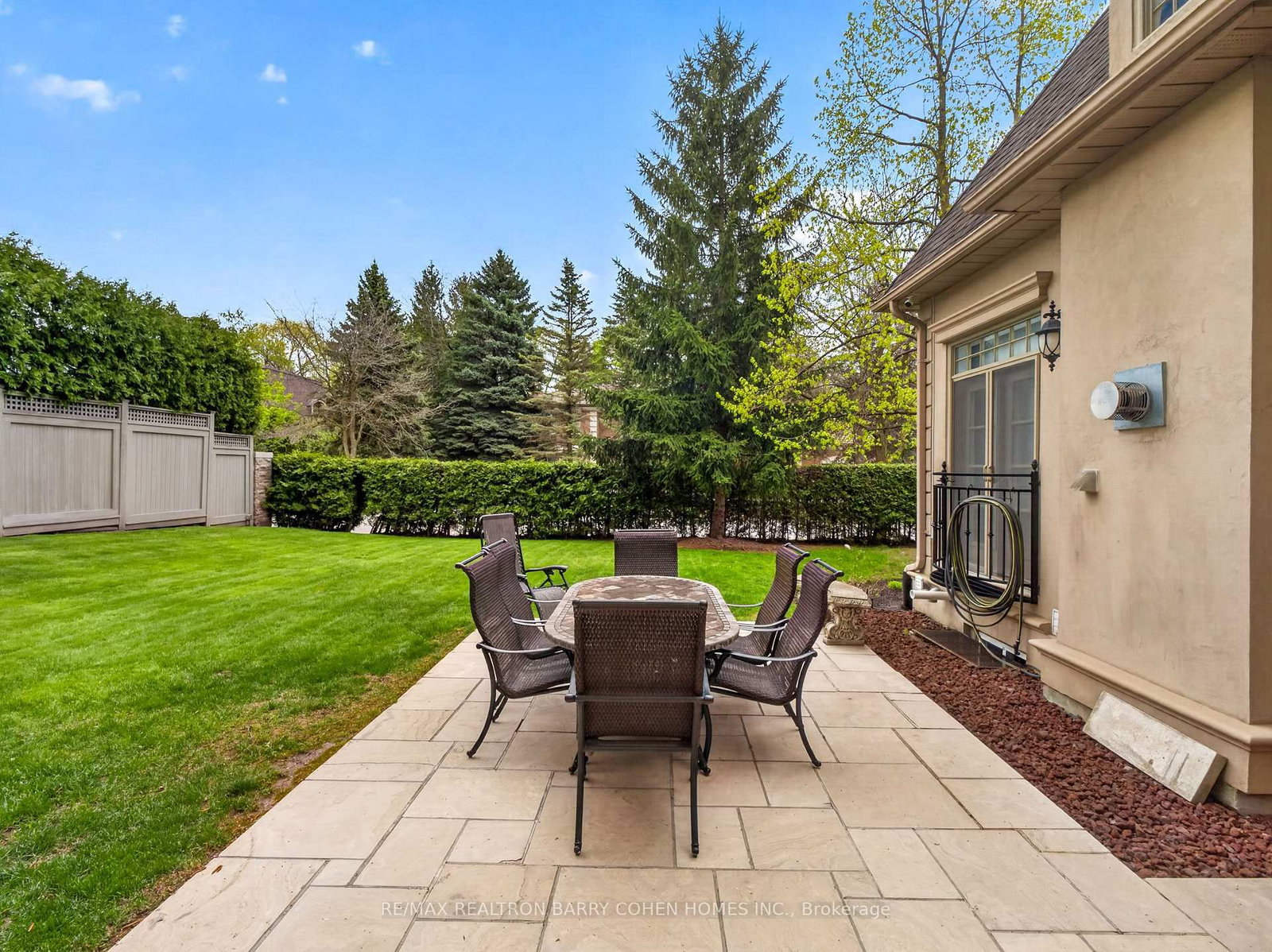 3 Legacy Crt, Toronto — 44