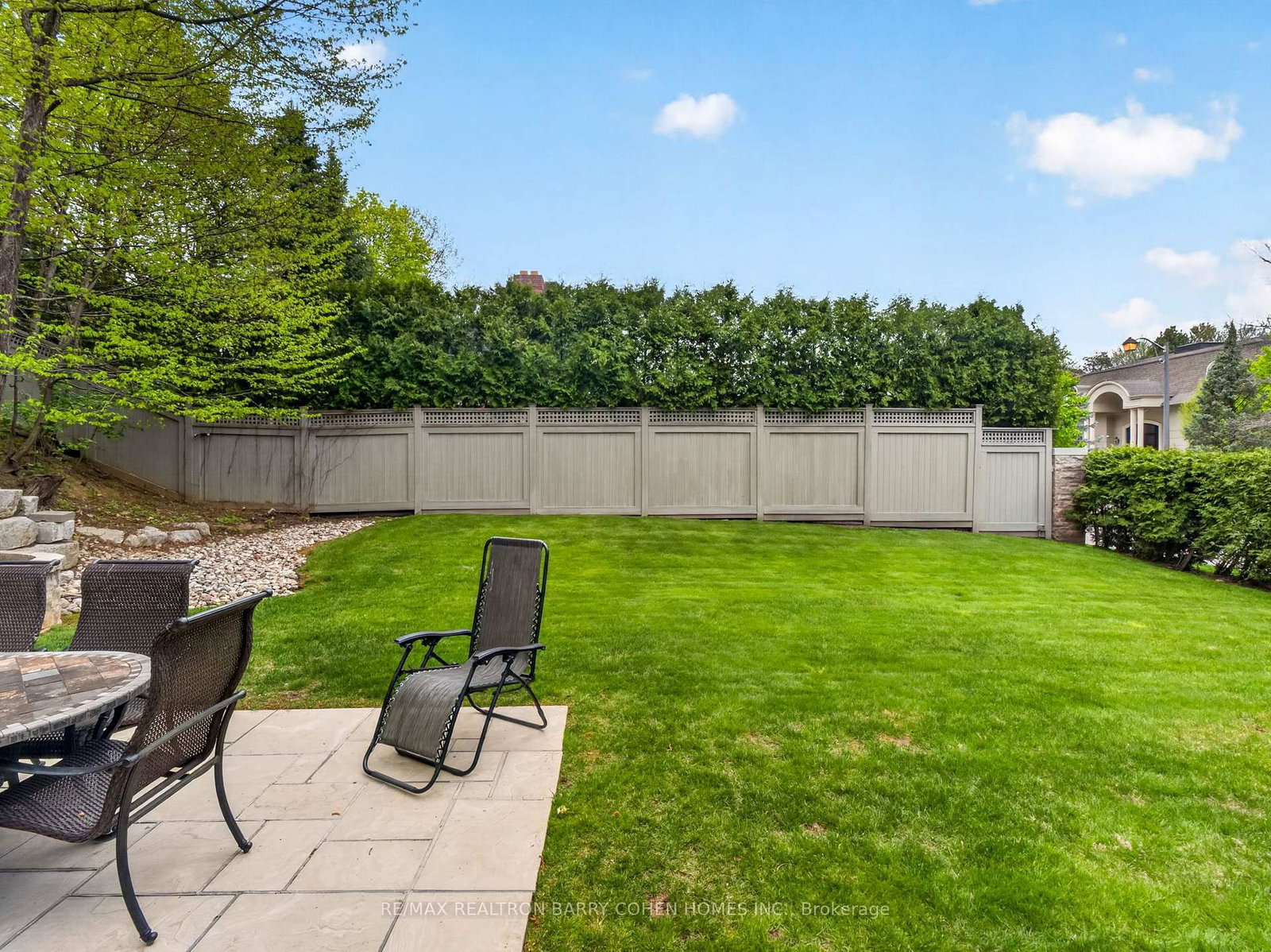 3 Legacy Crt, Toronto — 45