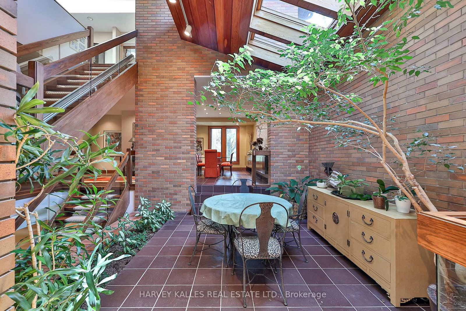 223 Hillhurst Blvd, Toronto — 11