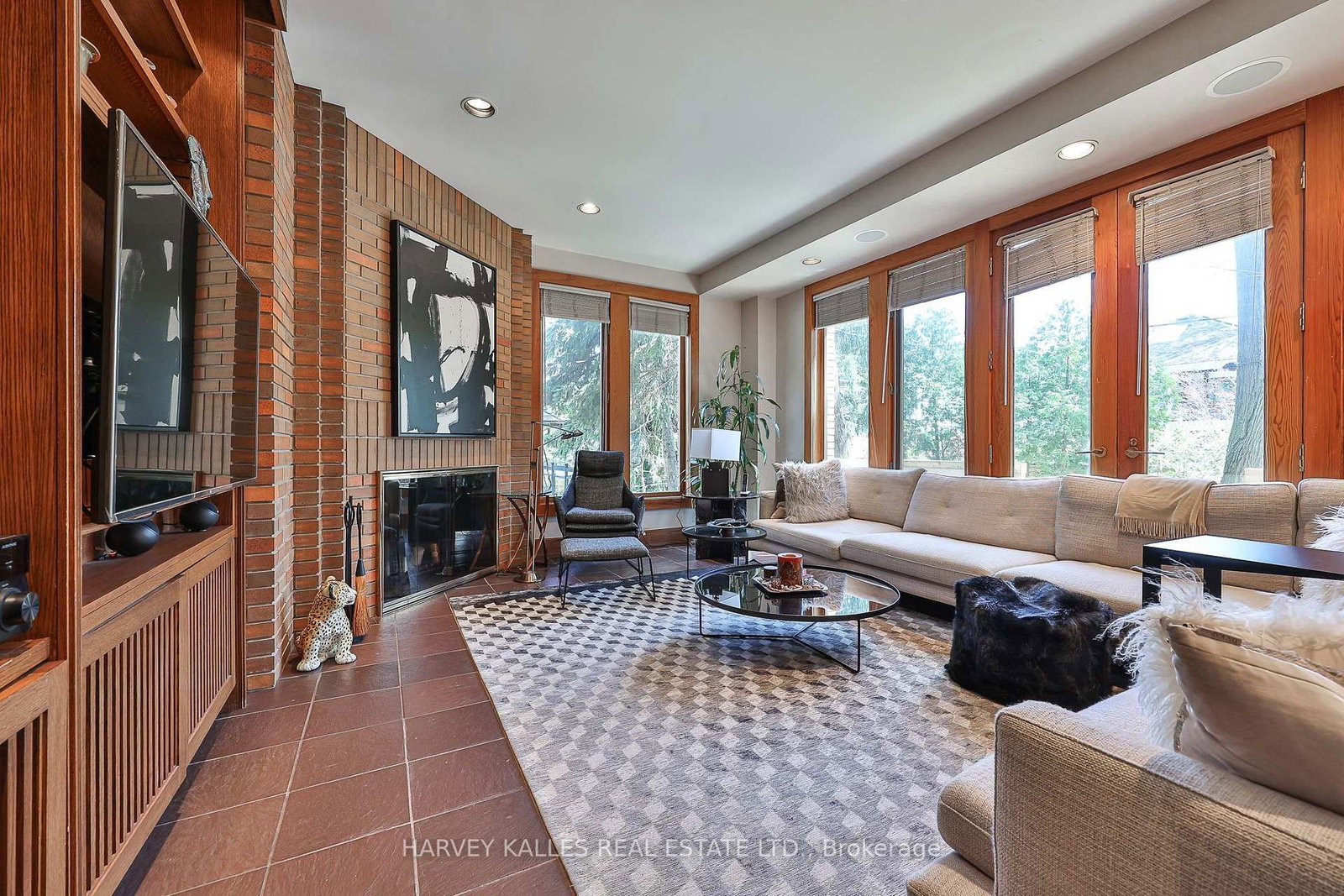 223 Hillhurst Blvd, Toronto — 17