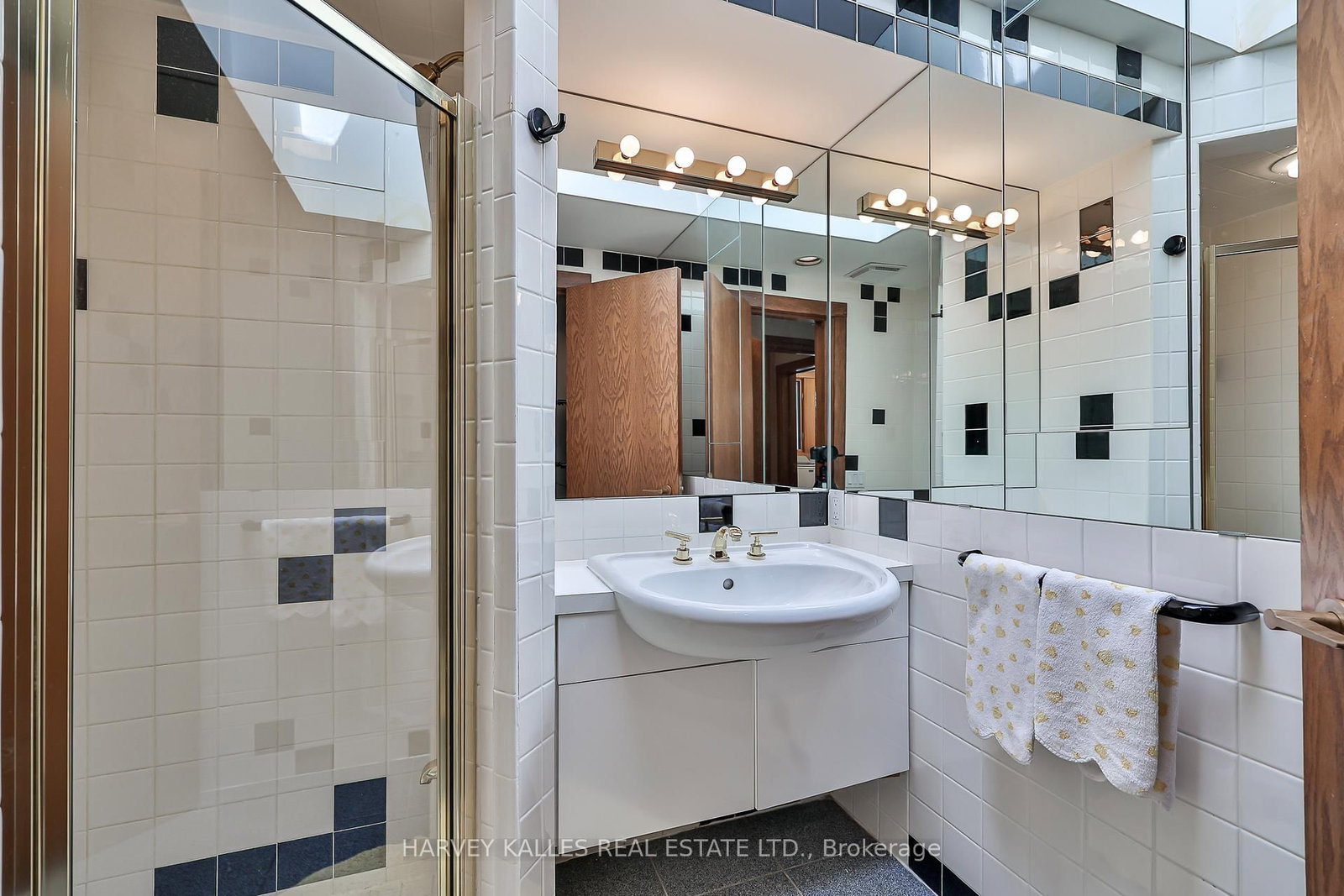 223 Hillhurst Blvd, Toronto — 25