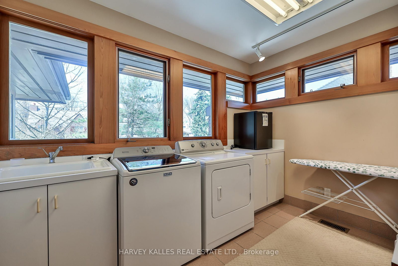 223 Hillhurst Blvd, Toronto — 28