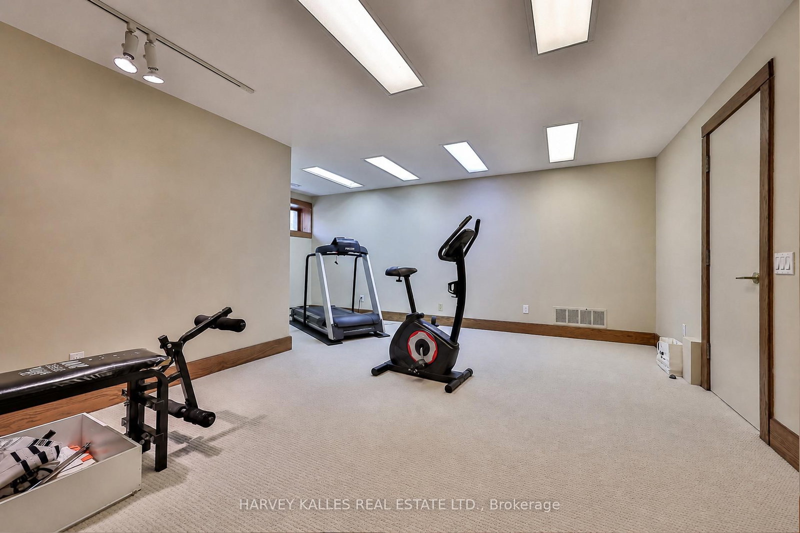 223 Hillhurst Blvd, Toronto — 33