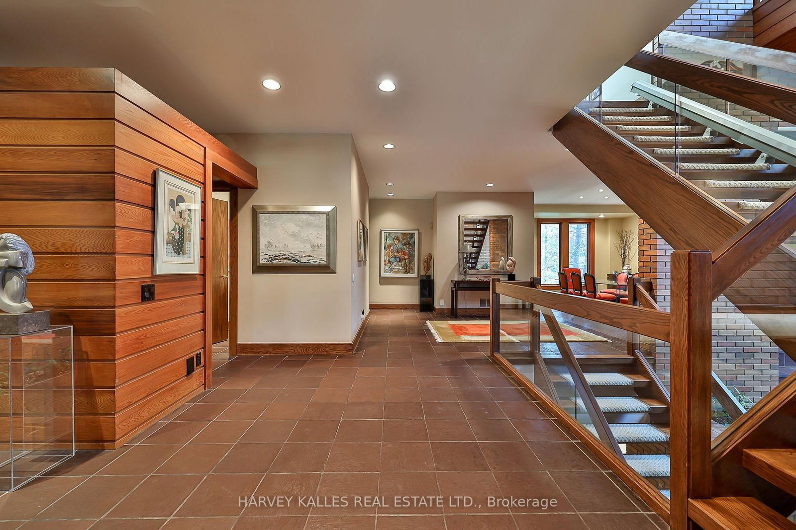 223 Hillhurst Blvd, Toronto — 4