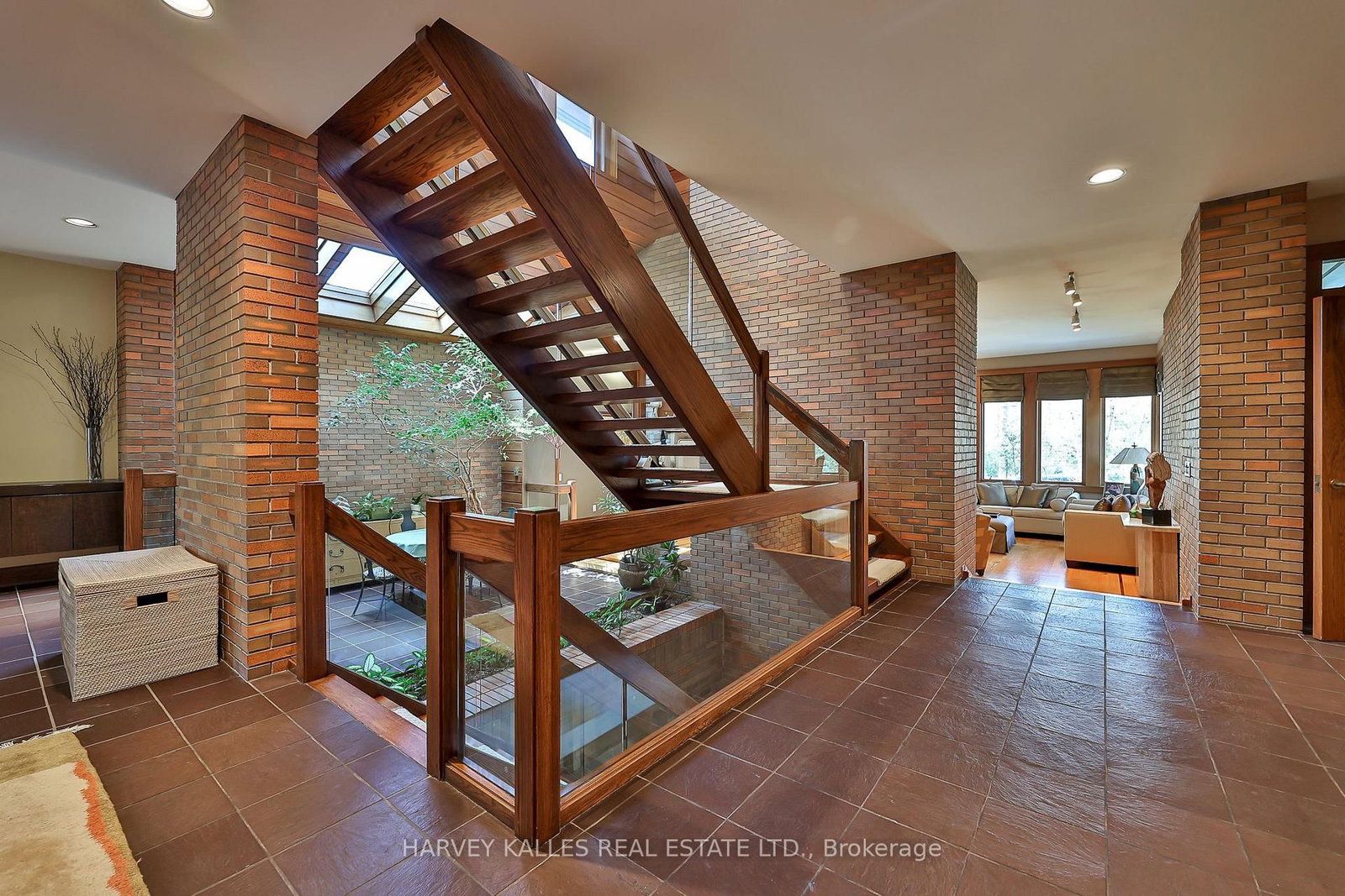 223 Hillhurst Blvd, Toronto — 5