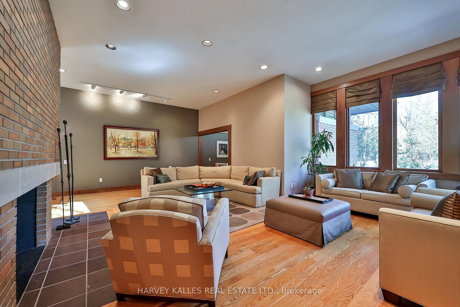 223 Hillhurst Blvd, Toronto — 9