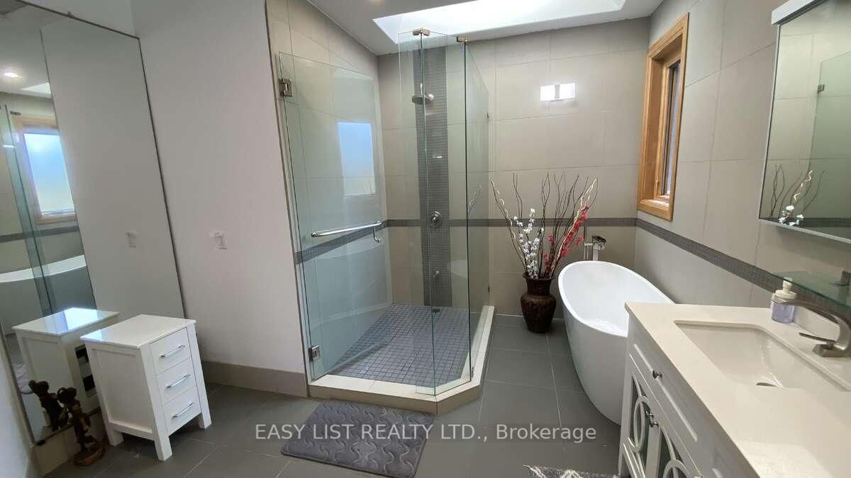 98 Burbank Dr, Toronto — 31