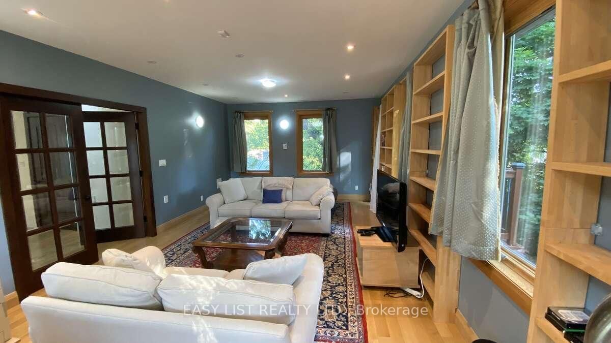 98 Burbank Dr, Toronto — 36