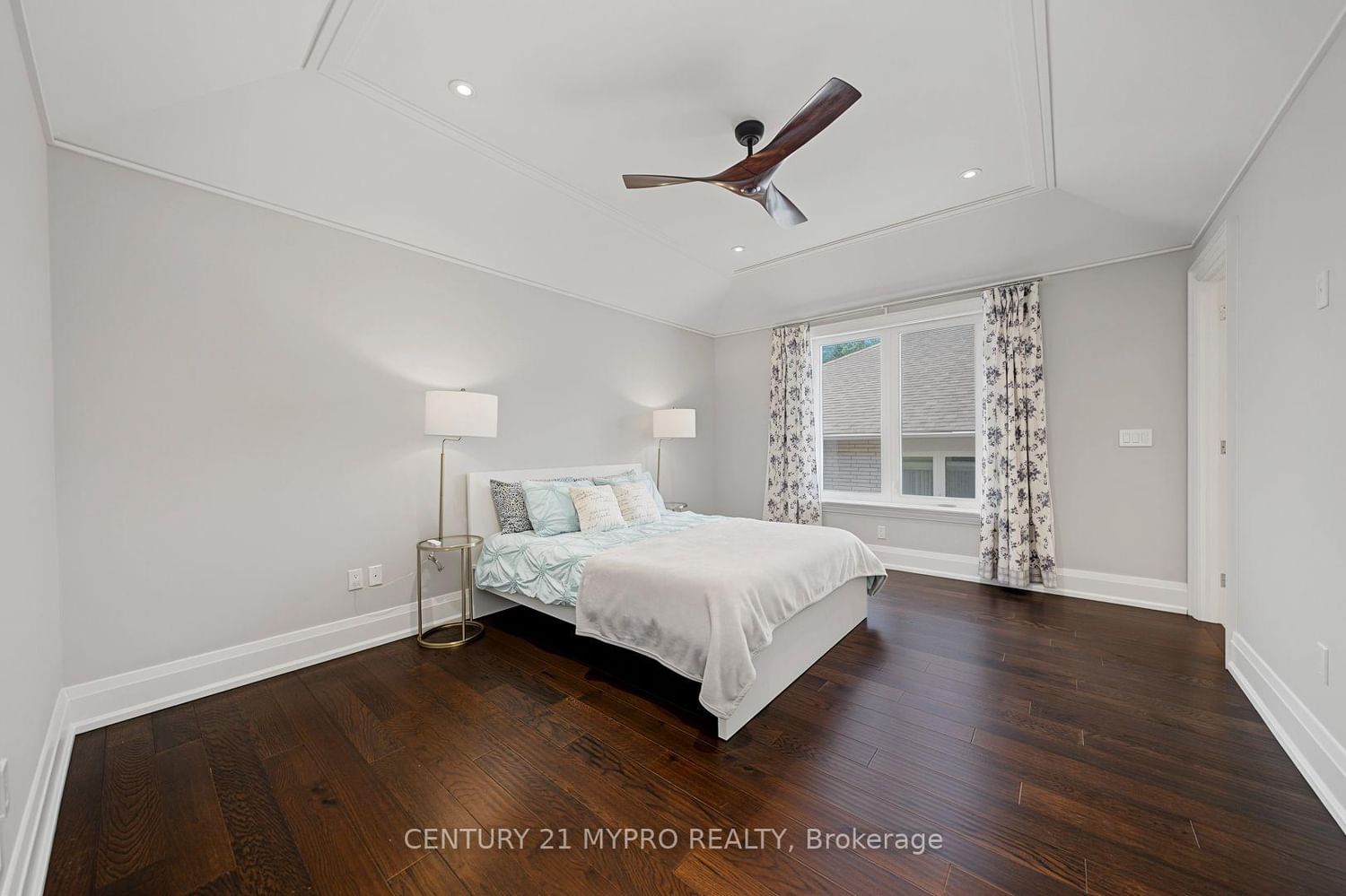 5 Glenelia Ave, Toronto — 27