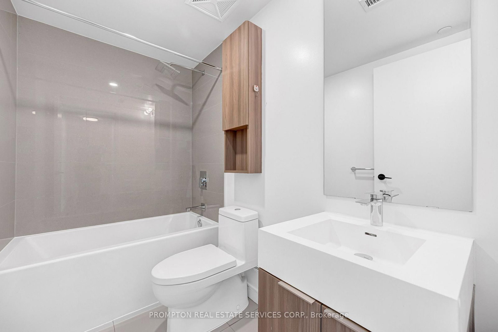 S118-180 Mill St, Toronto — 11