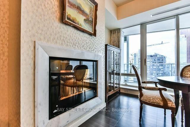 4207-180 University Ave, Toronto — 13