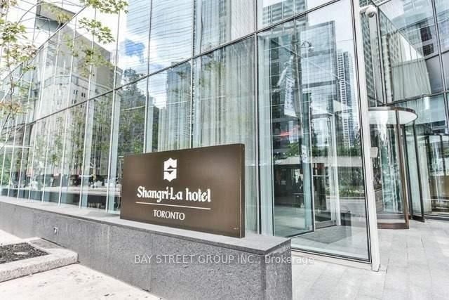 4207-180 University Ave, Toronto — 3