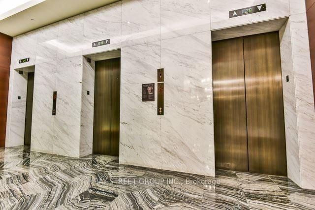 4207-180 University Ave, Toronto — 5