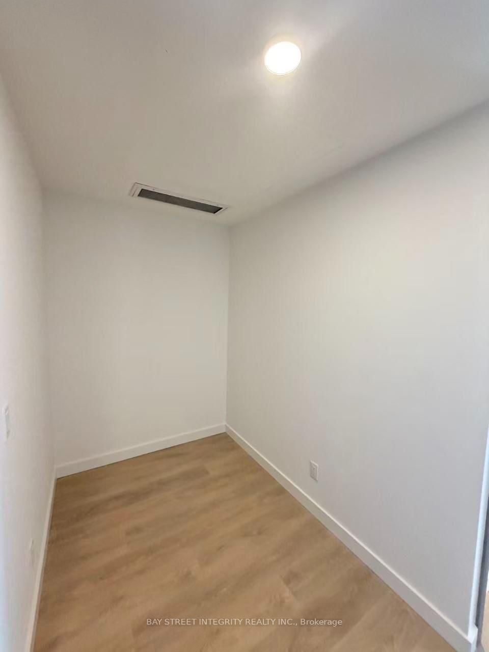 360-68 Esther Shiner Blvd, Toronto — 9