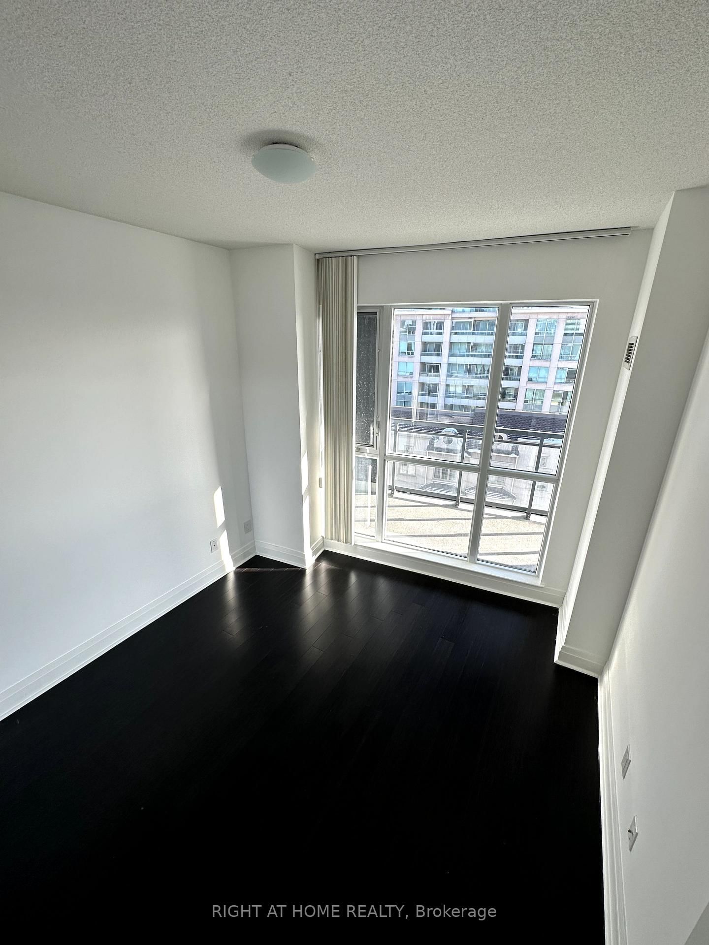 605-17 Kenaston Gdns, Toronto — 11