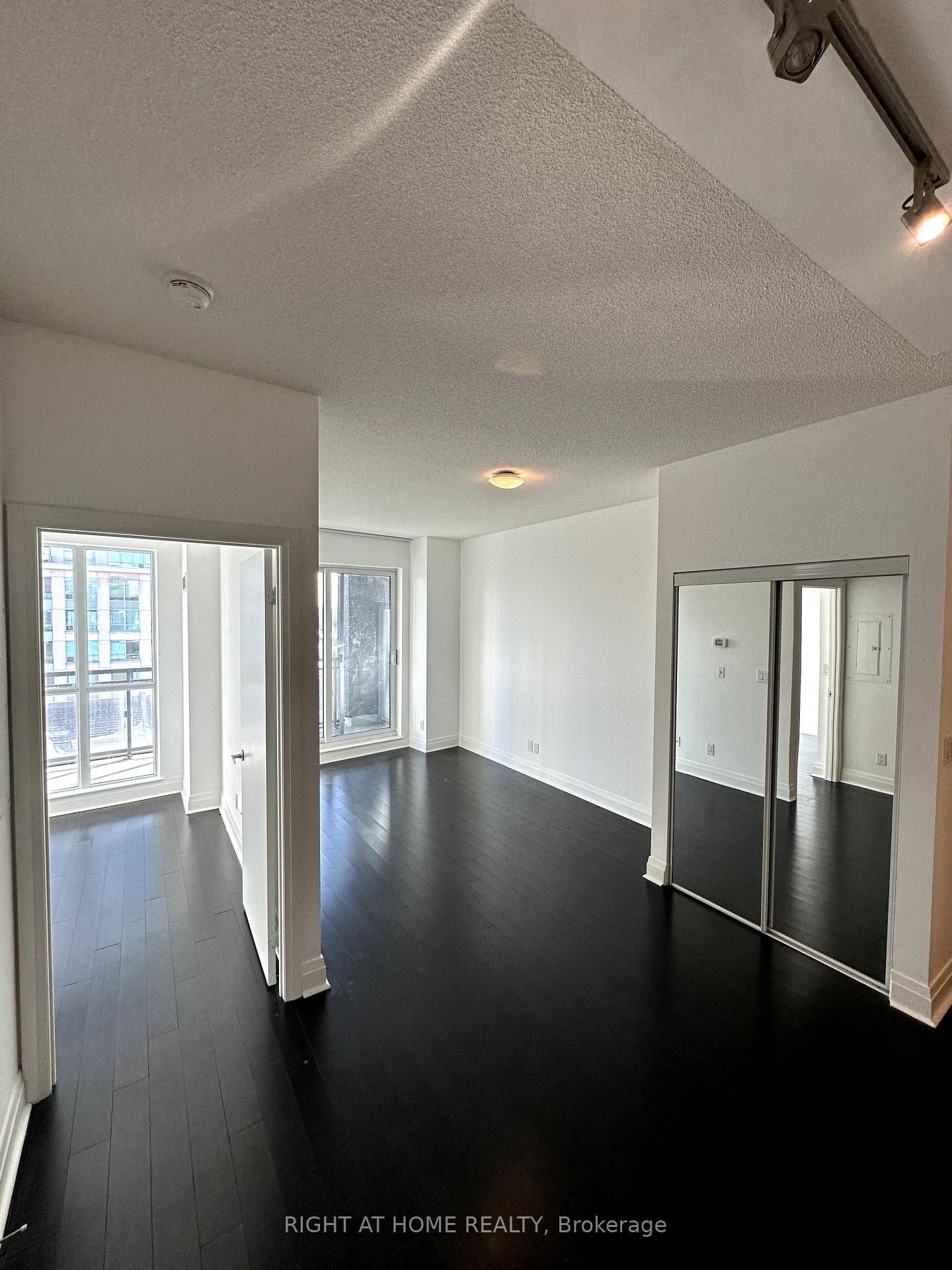 605-17 Kenaston Gdns, Toronto — 7