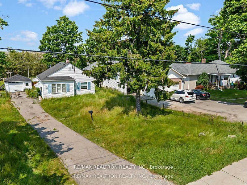 780 Liverpool Rd, Pickering — 4