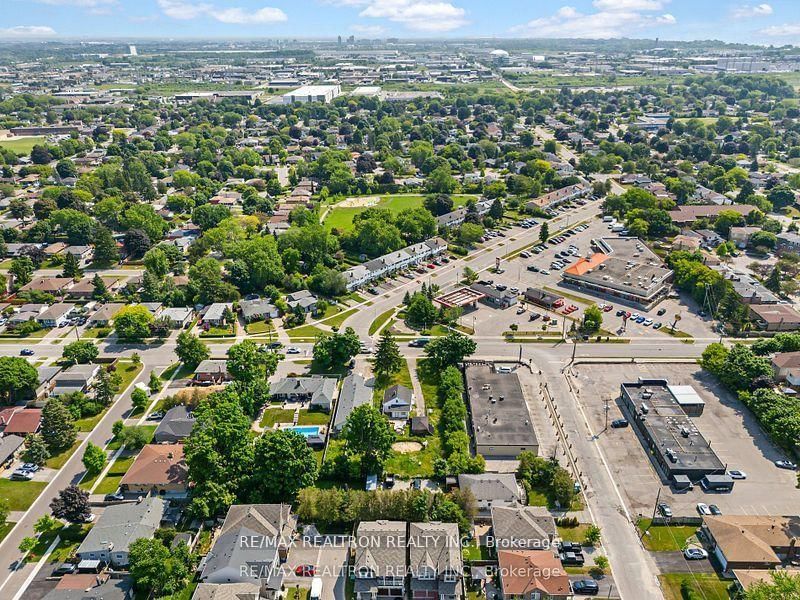 780 Liverpool Rd, Pickering — 5
