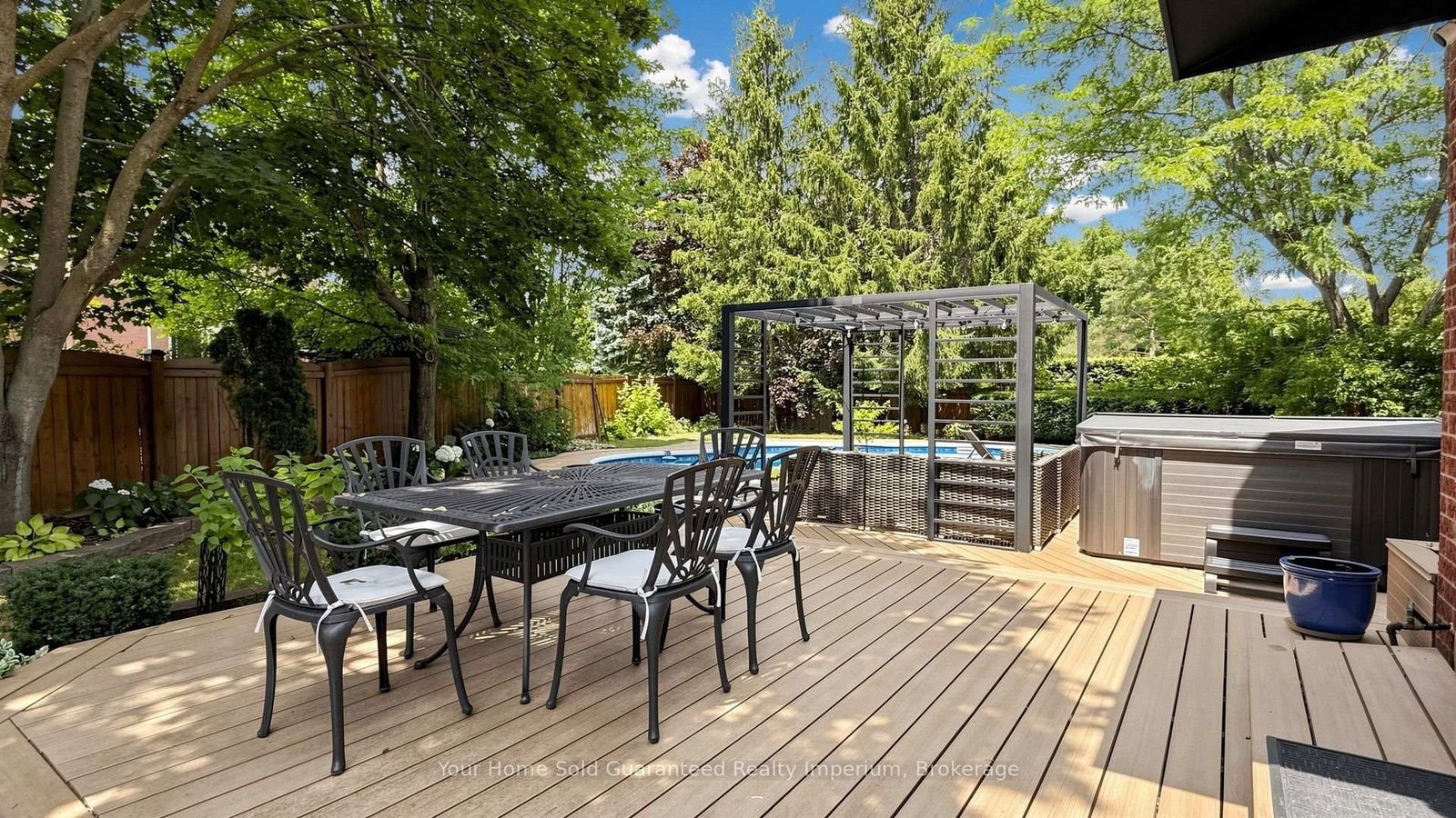 832 Darwin Dr, Pickering — 40