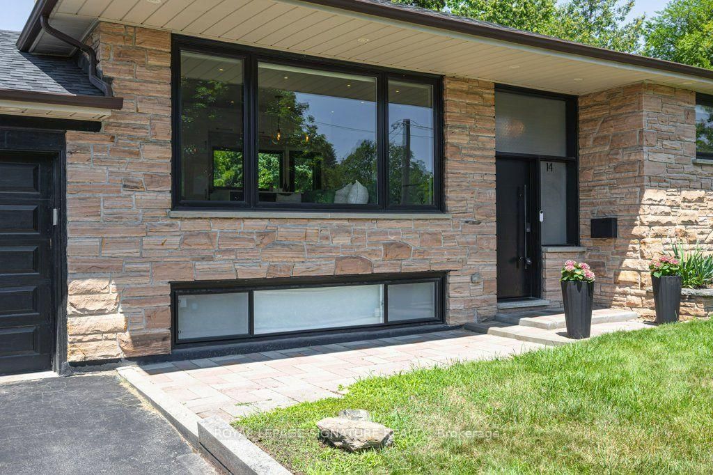 14 Bonacres Ave, Toronto — 3