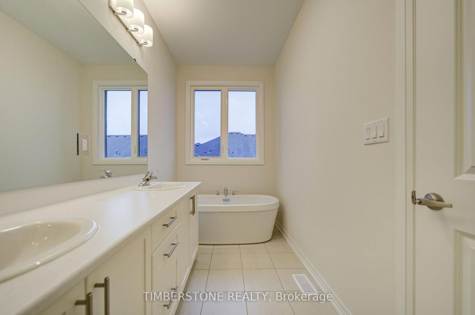 2907 Nakina St, Pickering — 38