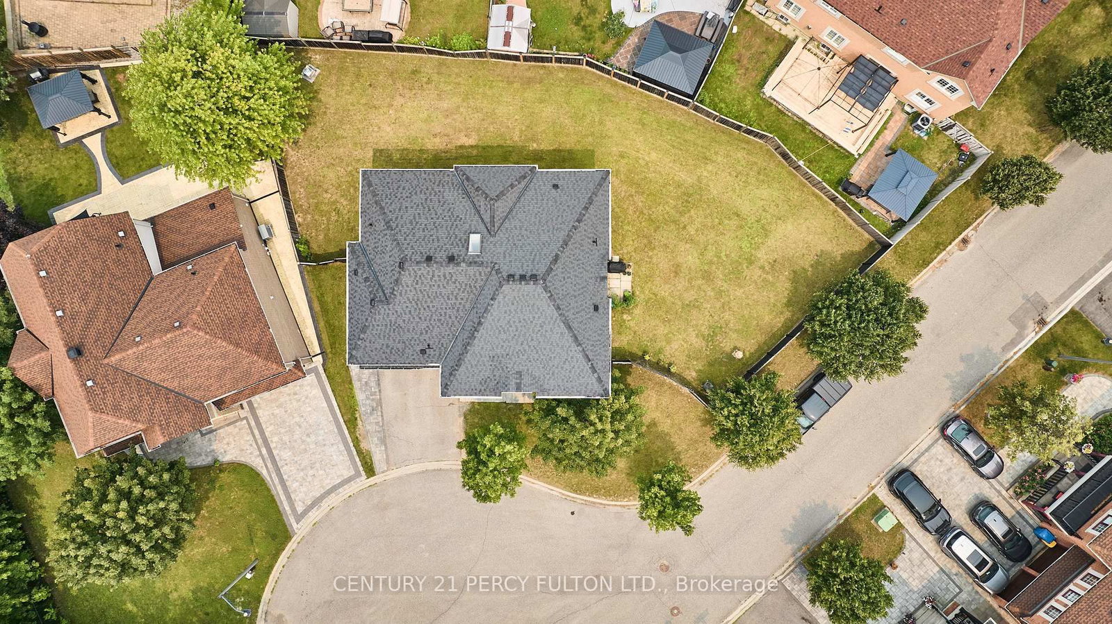 8 Mackeller Crt, Ajax — 49