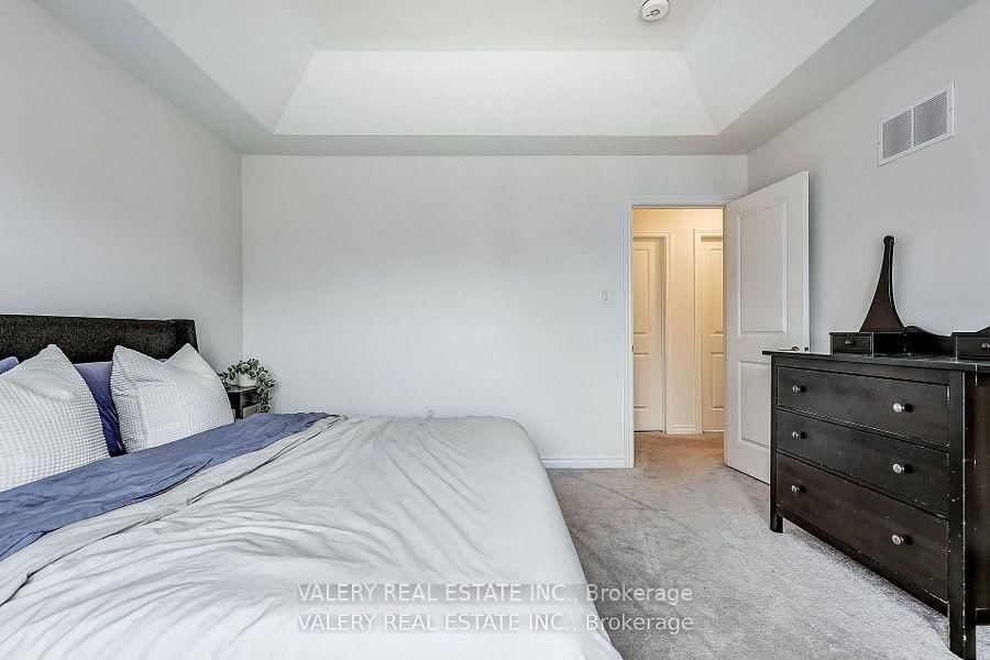 26 Sam Battaglia Cres, Georgina — 14