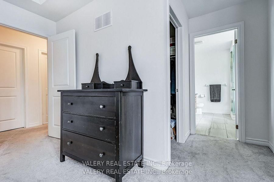 26 Sam Battaglia Cres, Georgina — 15