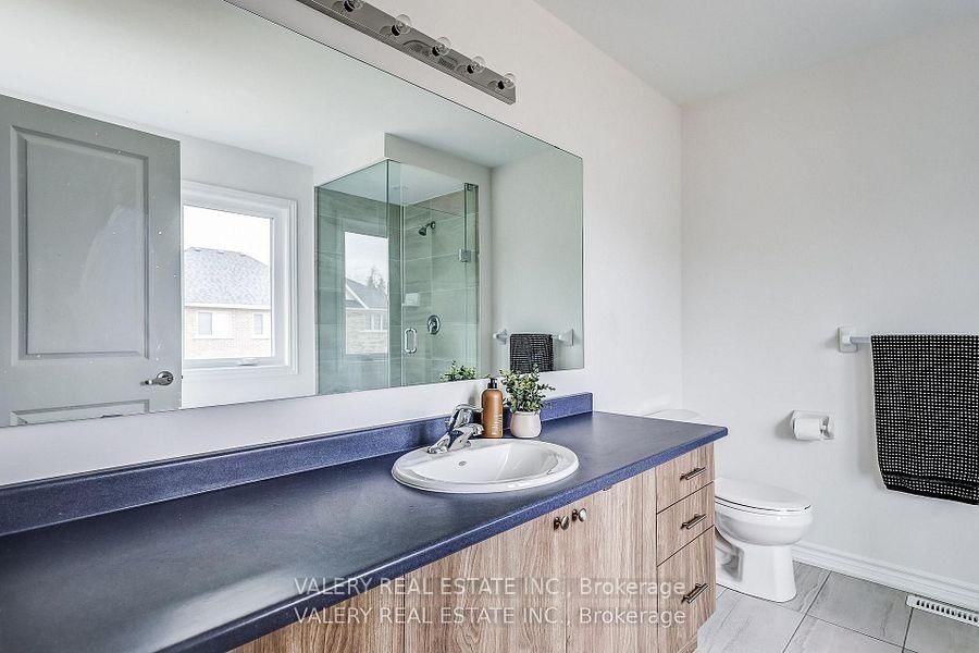 26 Sam Battaglia Cres, Georgina — 16