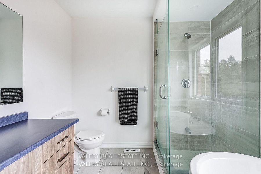 26 Sam Battaglia Cres, Georgina — 18