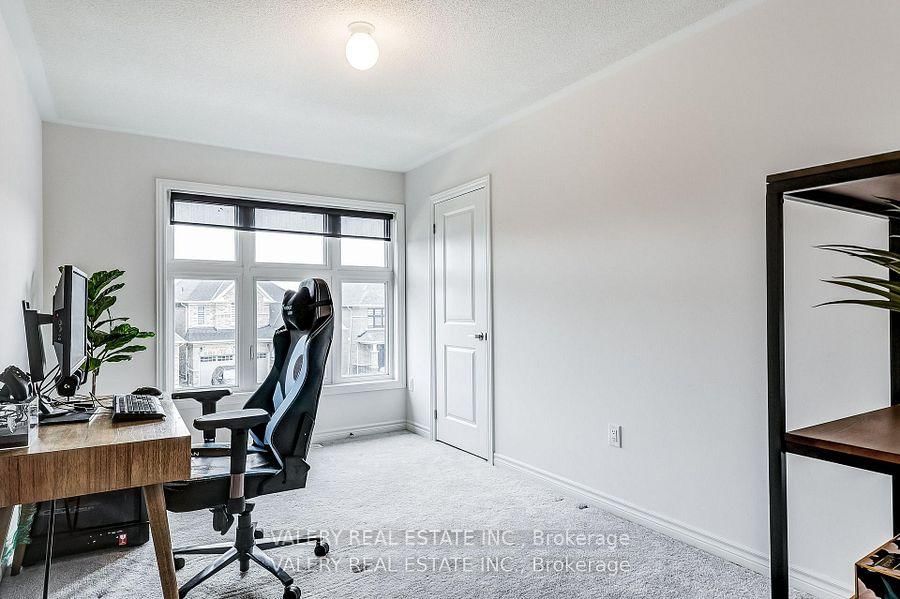 26 Sam Battaglia Cres, Georgina — 21