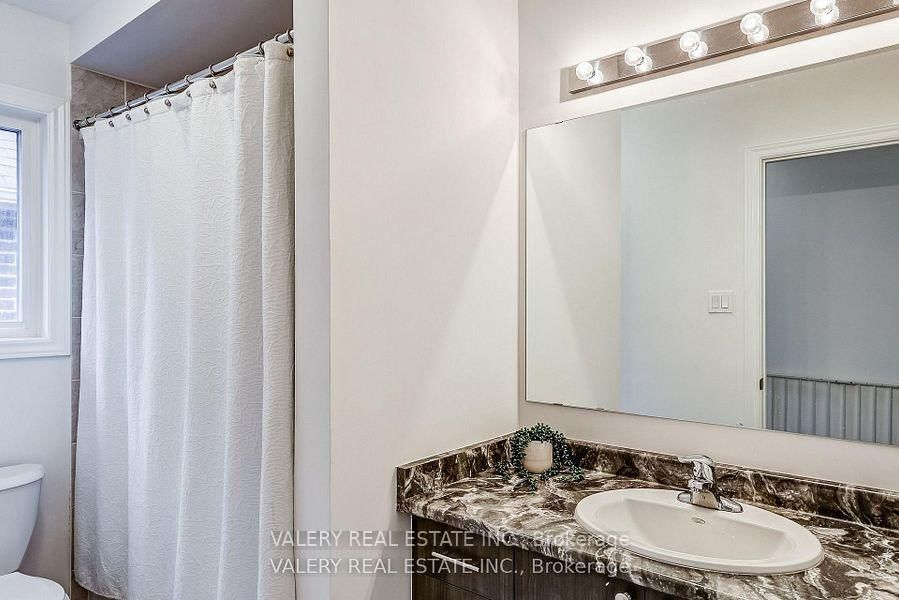 26 Sam Battaglia Cres, Georgina — 23