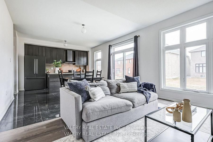 26 Sam Battaglia Cres, Georgina — 9