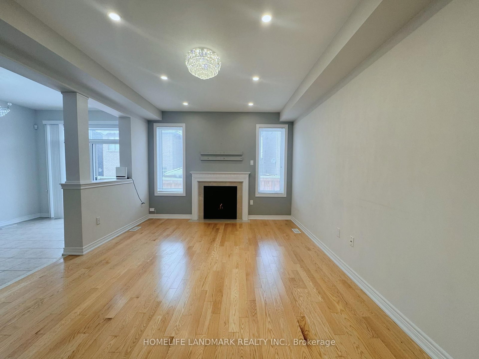 36 Applegate Dr, East Gwillimbury — 4