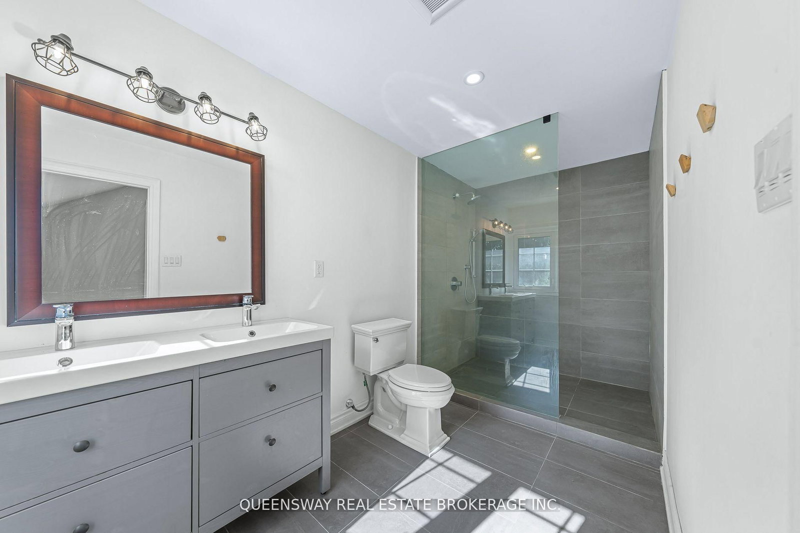 619 Culler Mews, Newmarket — 35