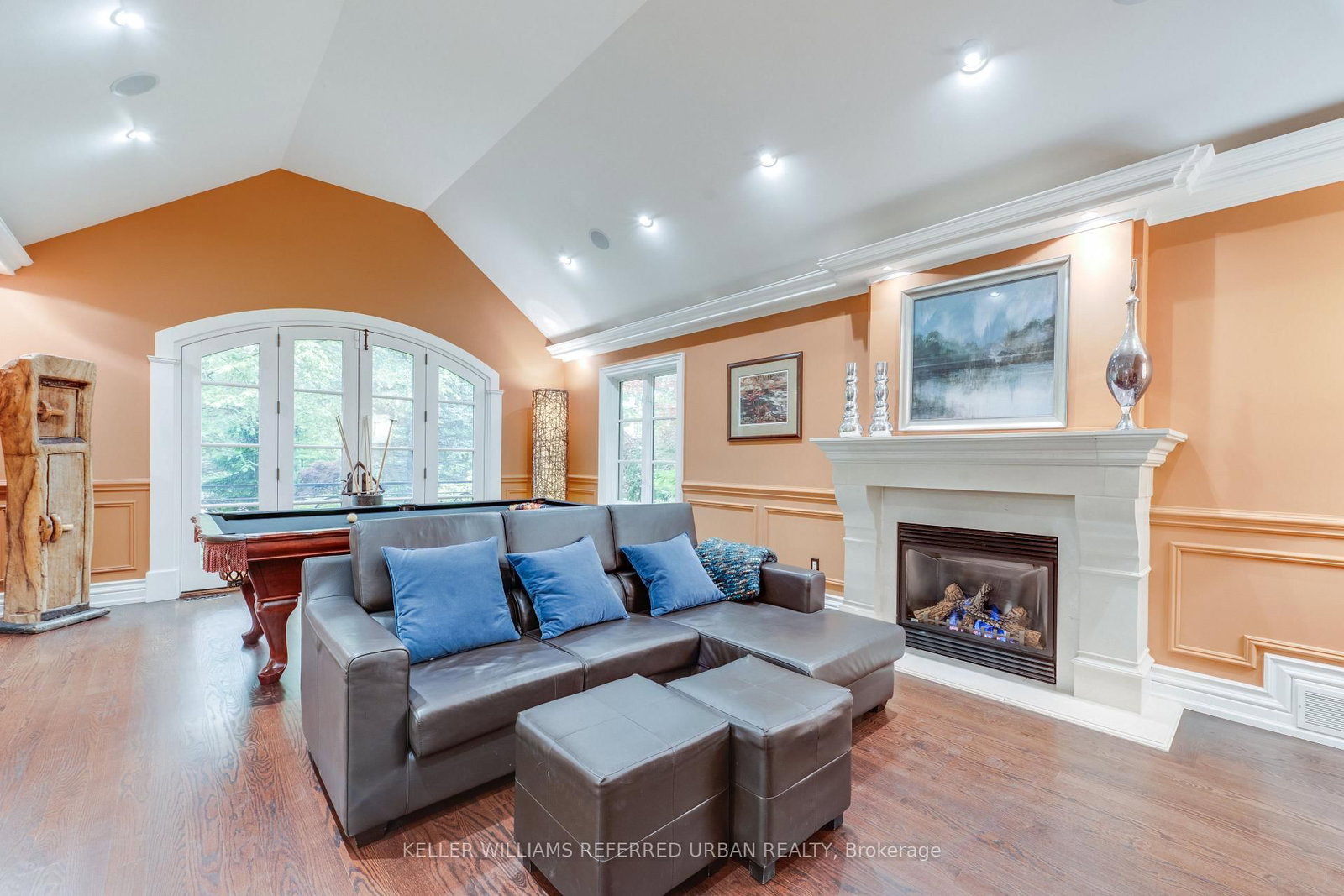 11 Country Club Dr, Toronto — 11