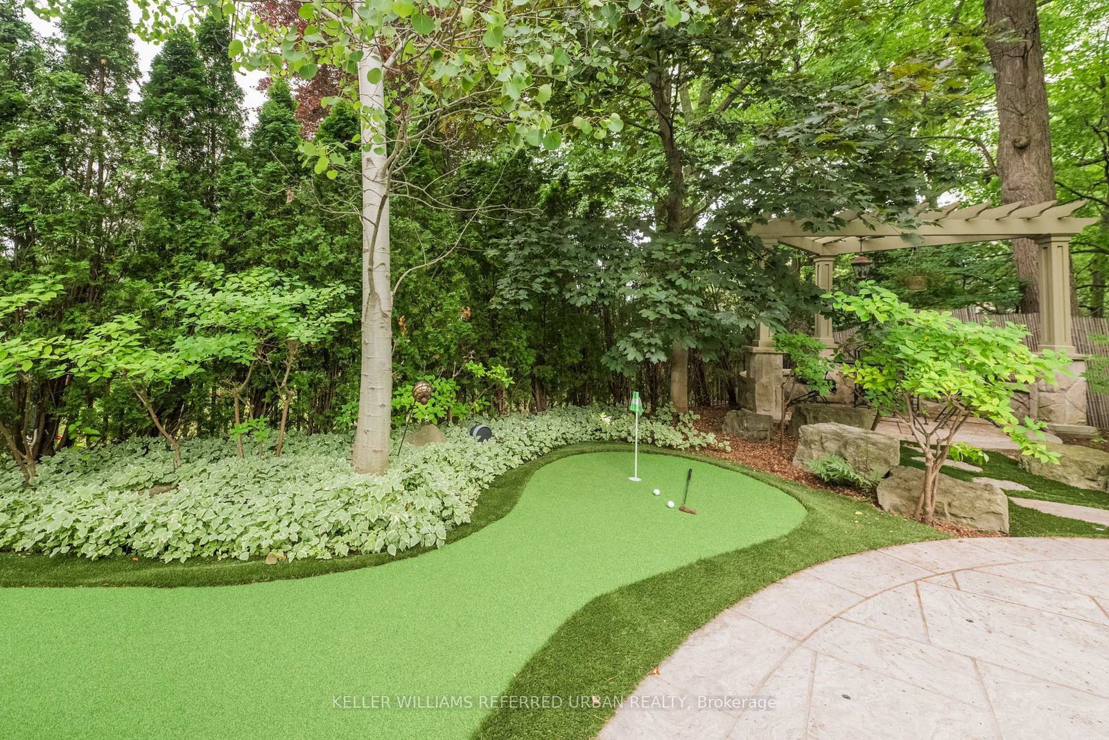11 Country Club Dr, Toronto — 47