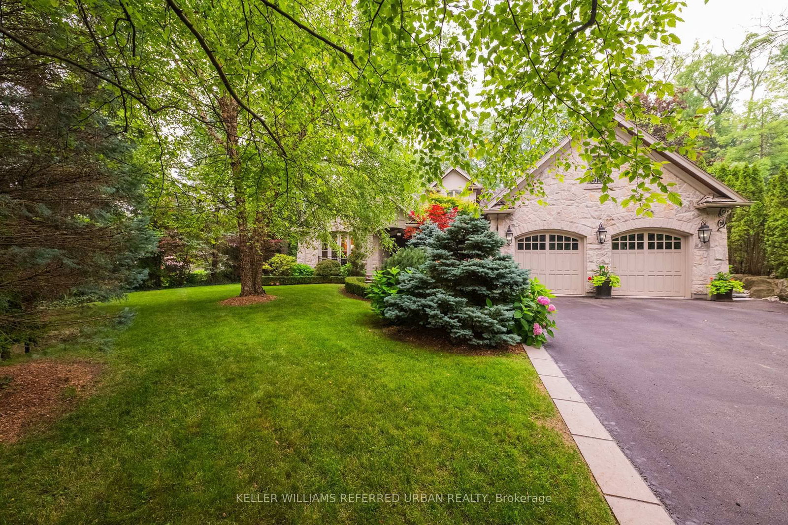 11 Country Club Dr, Toronto — 49